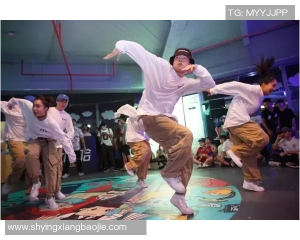 成都街舞队的团队协作与创新精神探讨街舞文化的深度融合与发展 成都街舞队的团队协作与创新精神探讨街舞文化的深度融合与发展